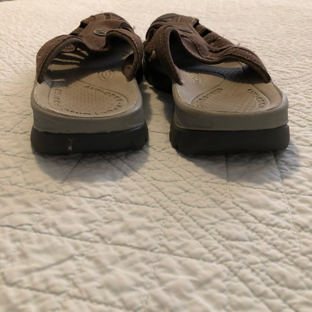 Keen Rose slip on sandal. Size 7 1/2. - Picture 4 of 8